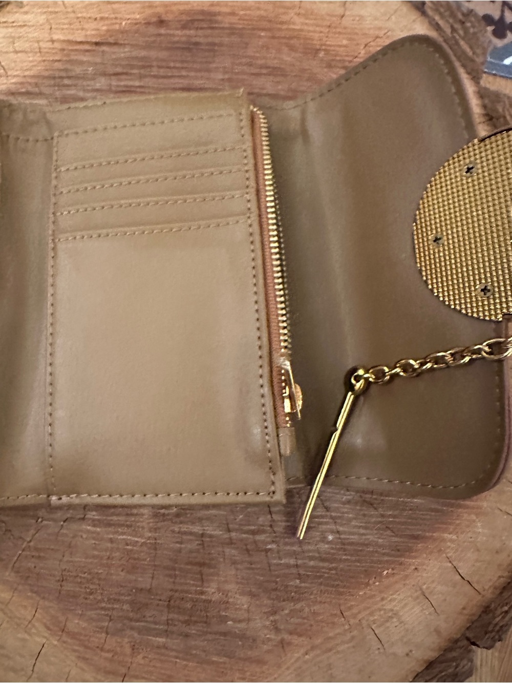 Love & Lore - Floral Brown Key & Card Holder with Gold-Tone Hardware - Picture 11 of 15